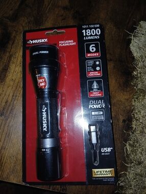 Sky Black Focusing Flashlight - 1800 Lumens, Dual Power